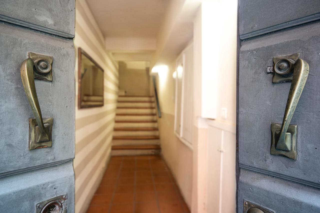 Reggio Center Lovely Apartments Реджонель-Эмилия Экстерьер фото
